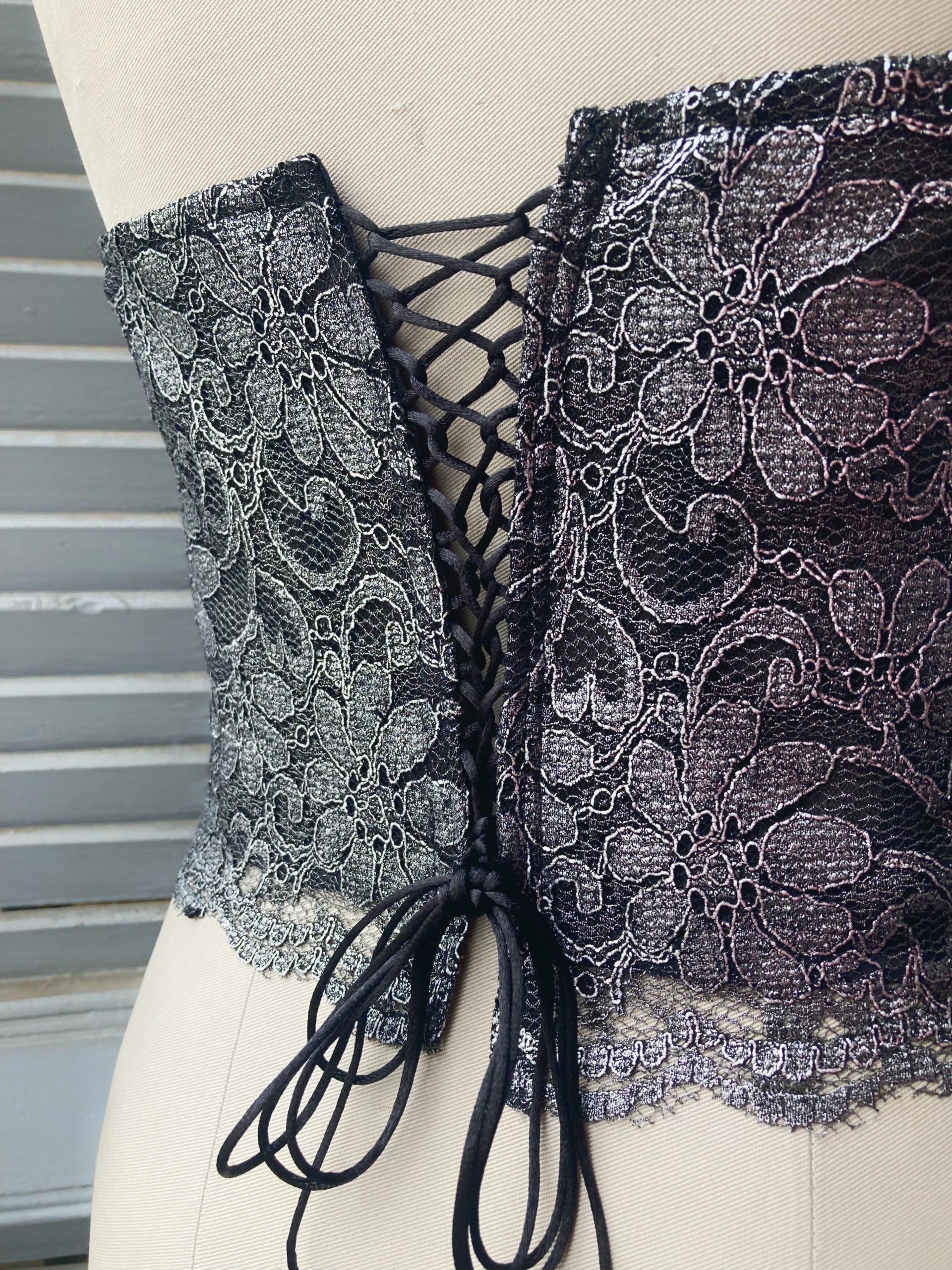 Bustier donna pizzo laminato Passione - immagine 6