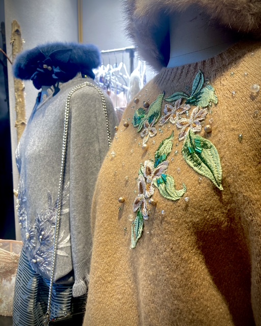 Maglione “Pennellate d’Autunno” – Colore Marrone - immagine 7
